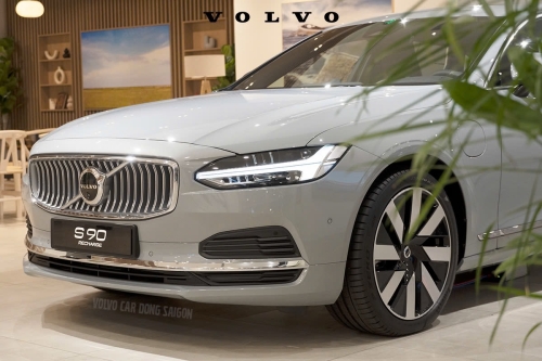 Giá xe Volvo S90 2025 : Sedan hạng sang có đáng mua?