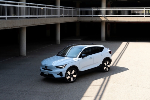 Volvo EC40: Ngoại Thất Và Nội Thất Có Những Màu Gì?