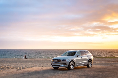 Volvo XC90 Plug-in Hybrid – SUV hạng sang giá bao nhiêu? Ưu đãi và quà tặng kèm theo.
